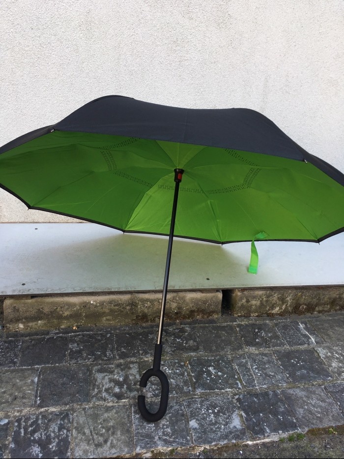 AxeswarDesign's tweet image. Het lentezonnetje mag dan wel volop schijnen; toch dongen meer dan 600 Axeswar-fans mee naar het winnen van een Susino Reverse Deluxe Paraplu. Wie 'm won, dat ontdek je hier: axeswardesign.be/nl/service/wed…