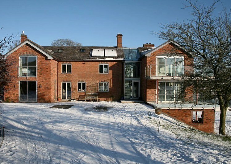 keltecdesign's tweet photo. Country living 🌿

➖Kinnerton house, was a unique property combining a late Victorian farmhouse (central) with modern and contemporary extensions. 

➖We added a 2 story extension left of the original house, with a ‘Glass Sleeve’ connecting the old Vic… https://t.co/7pgrWleG5f https://t.co/hB8g1KHUlM