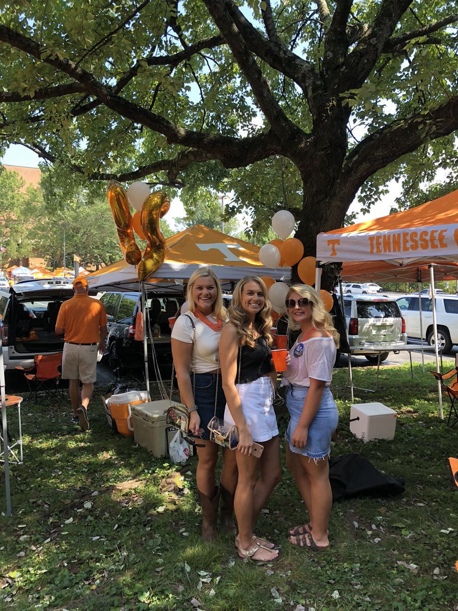 CoTailgaiting's tweet photo. Happy Birthday @kat_cantrell https://t.co/sXC4t5Biw1