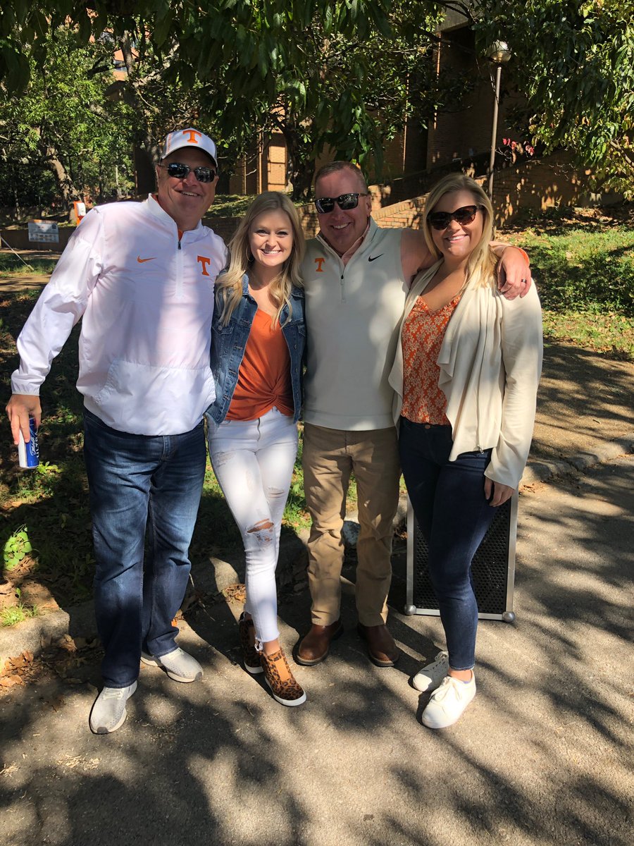 CoTailgaiting's tweet photo. Happy Birthday @kat_cantrell https://t.co/sXC4t5Biw1