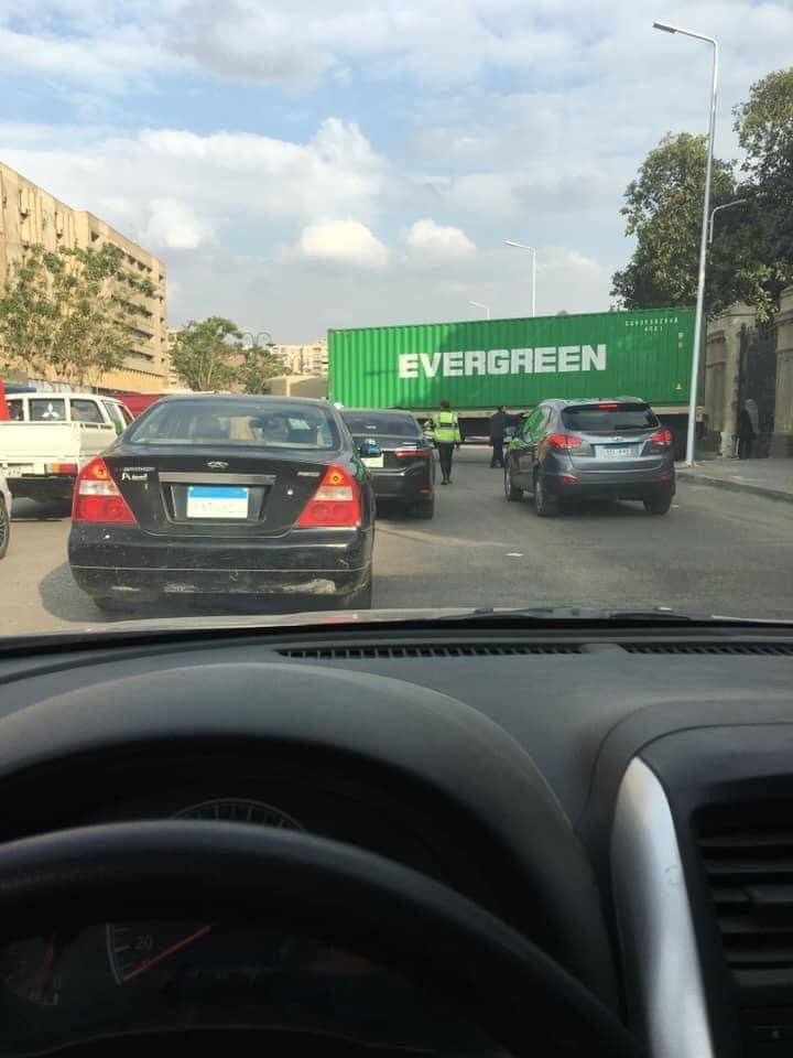 SuezGuy's tweet photo. #Evergreen please care about your containers. #Evergreenship #EVERGIVEN #Evergreen #EverGivenShip #evergivenchan #evergivenmemes https://t.co/7v1XKZsHeX