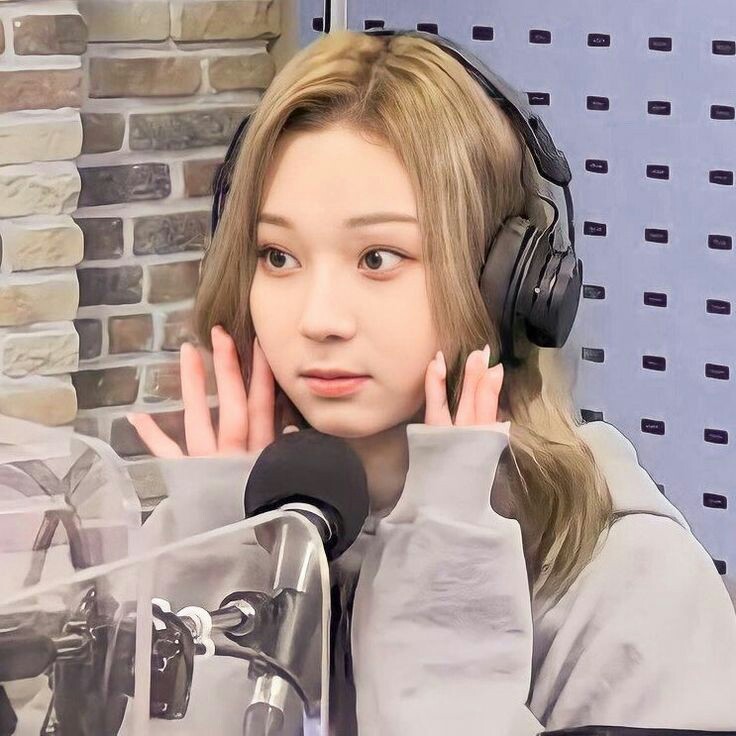 JUSTMILIKMUU's tweet photo. hai, q baru join rp twt.
masih blum banyak tau soal rp twt,hihii ada yang berkenan ingin mengajar kan? :D
fambest?dm
muatalan?rt/like

#roleplayeraccount #roleplaykpop #rpkpop #rptwt #RPindo #roleplayerindonesia https://t.co/rk00PqUmR1