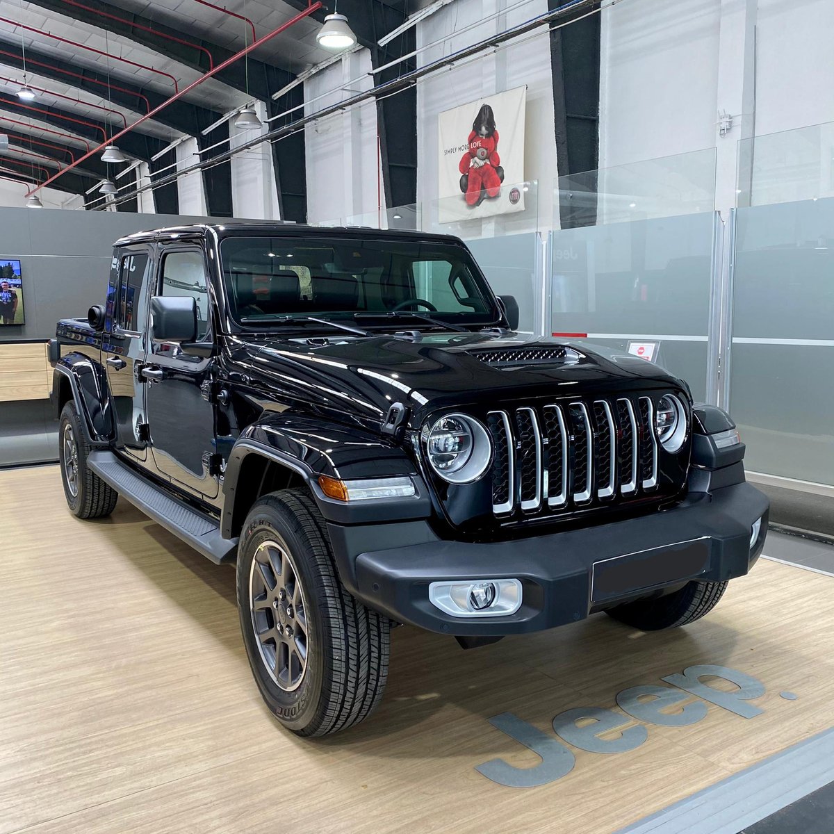 Auto88BCN's tweet photo. El nuevo #jeep #gladiator marca la pauta de lo que significa una pick up #jeep
Ya en nuestras instalaciones de maquinista!
#auto88 #gladiator #jeepers #auto88maquinista #auto88granvia #auto88mataró #sóloconduce #carpassion #lifestyle #jeeplovers #jeepers #jeeplifestyle https://t.co/DKOQTvFGNC