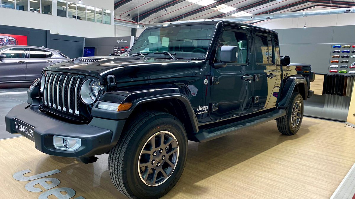 Auto88BCN's tweet photo. El nuevo #jeep #gladiator marca la pauta de lo que significa una pick up #jeep
Ya en nuestras instalaciones de maquinista!
#auto88 #gladiator #jeepers #auto88maquinista #auto88granvia #auto88mataró #sóloconduce #carpassion #lifestyle #jeeplovers #jeepers #jeeplifestyle https://t.co/DKOQTvFGNC