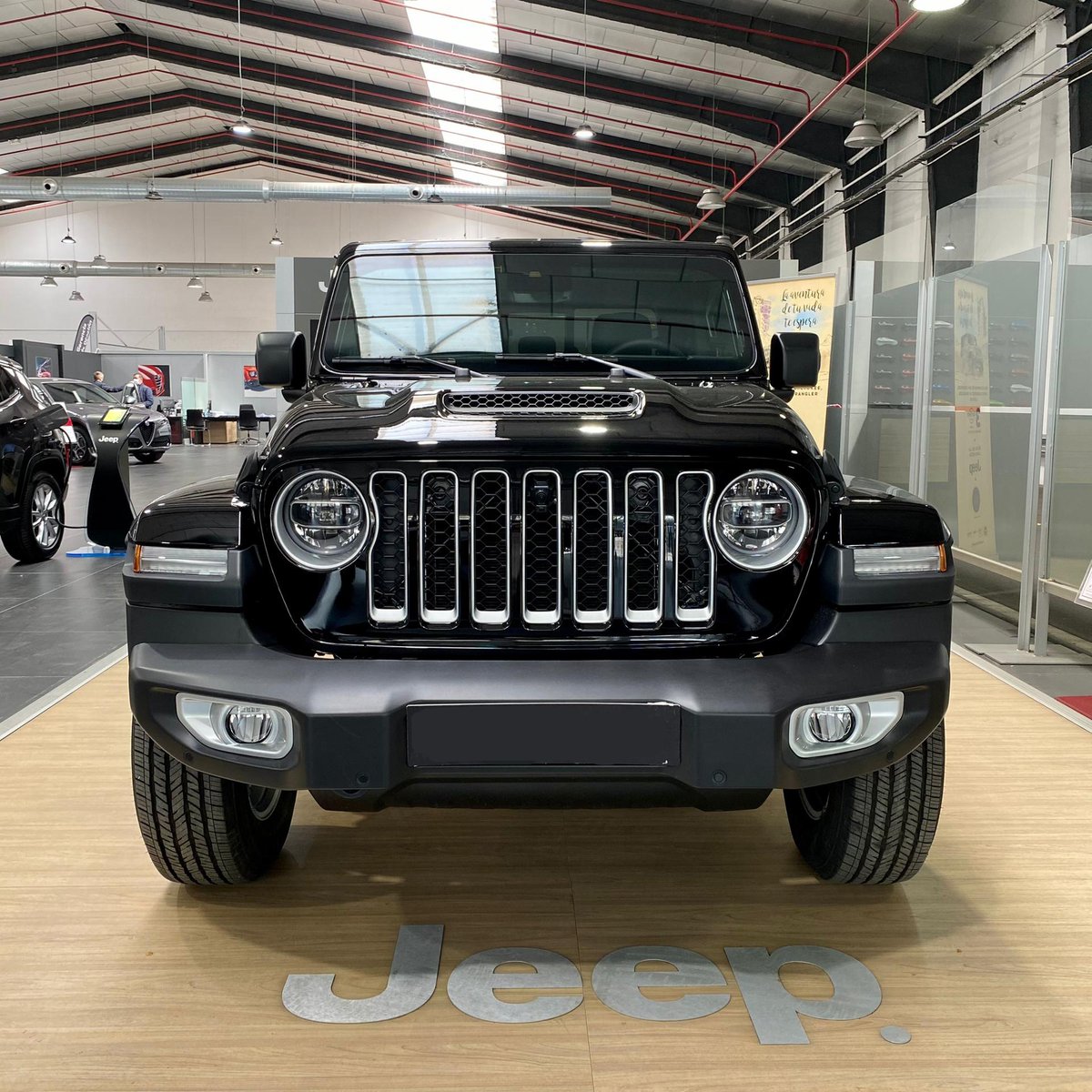 Auto88BCN's tweet photo. El nuevo #jeep #gladiator marca la pauta de lo que significa una pick up #jeep
Ya en nuestras instalaciones de maquinista!
#auto88 #gladiator #jeepers #auto88maquinista #auto88granvia #auto88mataró #sóloconduce #carpassion #lifestyle #jeeplovers #jeepers #jeeplifestyle https://t.co/DKOQTvFGNC