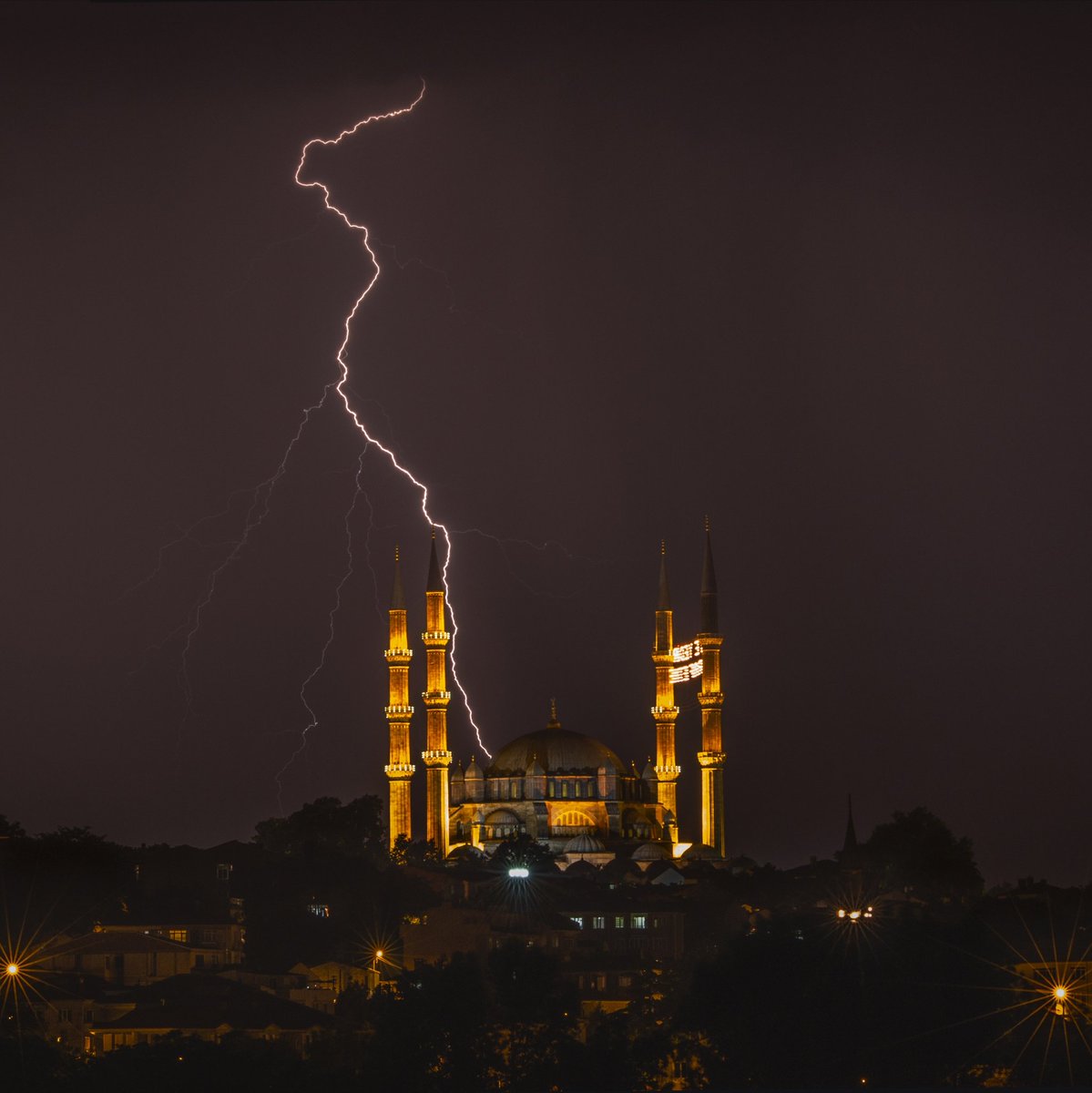 Bir Edirne var gözümde sağlık olsun güzel günler olsun. 🙏Selimiye camii/ EDİRNEM