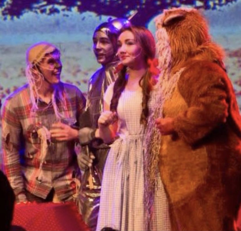 Love and luck to anyone else who is itching to get back into the beautiful world of Theatre! We’re so close, we got this 💪🏻 🎭 🌎 💡 
#theatre #life #theatrelife #WorldTheatreDay #stage #performance #drama #pantomime #actorslife