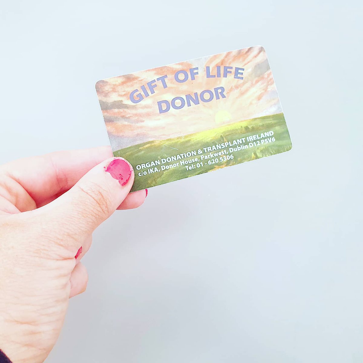 This week is #donorweek21 I carry my #organdonor card with me at all times get yours by texting DONOR to 50050 💚It is a simple text that can Save Lives!  
ℹ️To learn more visit @IrishKidneyAs ika.ie/donorweek2021
#LifeIsAGift  #organdonorssavelives #livelifegivelife