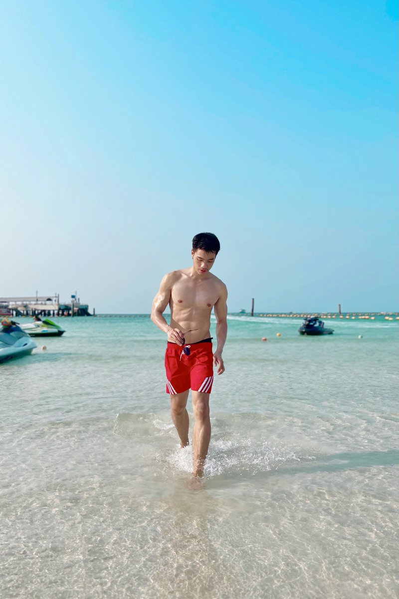 mckers's tweet photo. ไม่ได้แดงแค่กางเกงหรอกนะ....... 😆 https://t.co/DhbFAzwd2K