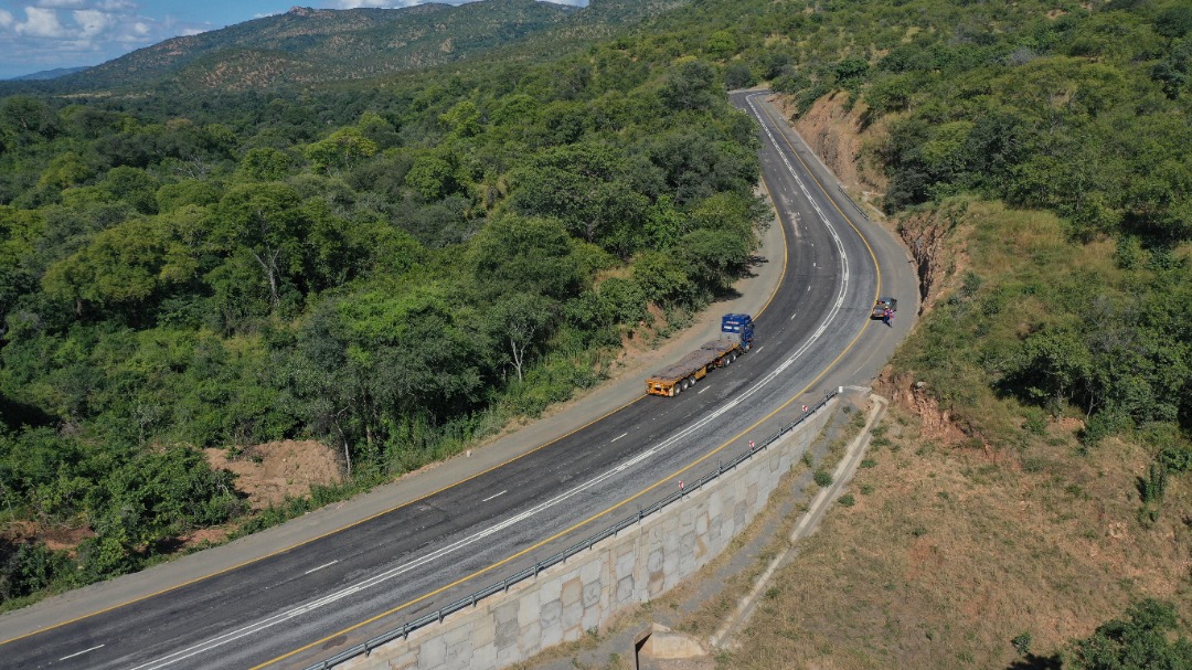 MinistryofTID's tweet photo. #Marongora-Hellsgate (Makuti) Project

#Good road infrastructure enhances #regional integration and #trade among neighbouring states.
#Harare-Chirundu Rd Upgrading.
@HeraldZimbabwe @ZBCNewsonline @freight_fwdrs @Government_Zim https://t.co/WcJp3QHcgR