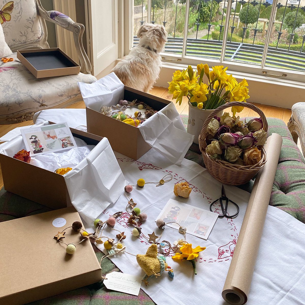 WildandWool's tweet photo. I am parcelling up the last two Easter chick garlands today ready for my customers for Easter. Hope you all have a good week ��💛
#handmade #Eastergarlands #needlefelted #Easterdecoration #eachoneunique #choosewool #madeinBath https://t.co/TiZYRWt2ls
