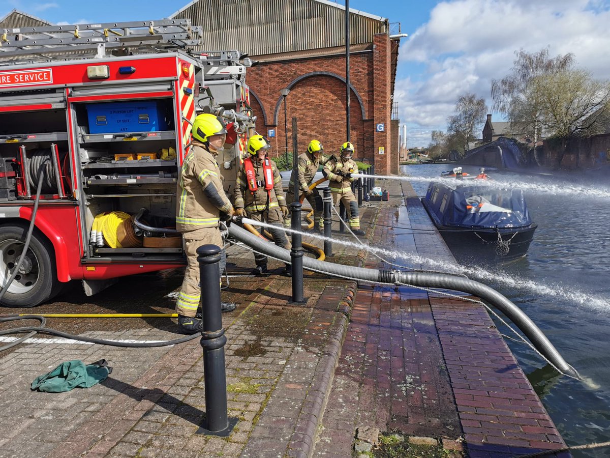WMFSAston's tweet photo. ๐ขOpen water pumping this morning for Aston Green ๐ข #training #aston #wmfs #openwaterpumping https://t.co/1s150IXIqG