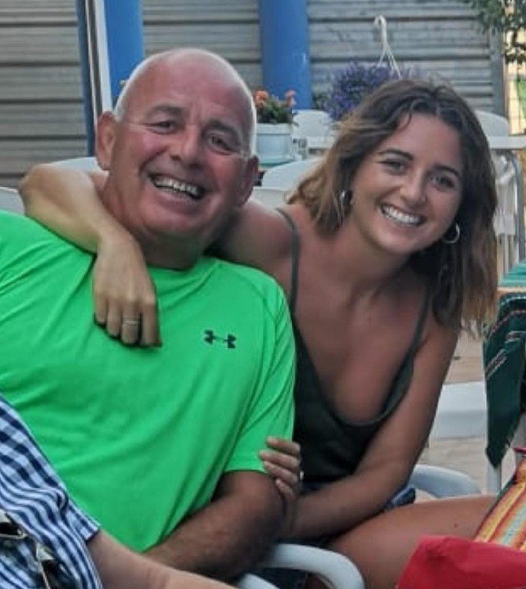 Whilst lockdown is lifting and families are reuniting in gardens, I'm still a plane away from mine! 🇪🇸

15 months &amp; counting 😭

<a href="/ClarkieC57/">Clarkie</a> 💛
