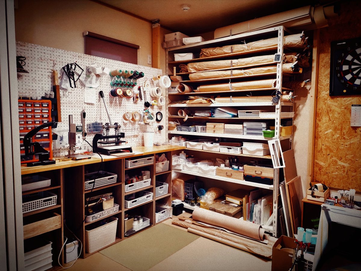 kscraft15's tweet photo. Before(1枚目)⇨After(2枚目・3枚目)
一応…畳の部屋なんだよ('ᵕ' )𓈒𓂂𓏸
4枚目はリビングだけど…
もう常にこの状態のまま過ごしてる🤭
#KsCraft
#レザークラフト
#ハンドメイド https://t.co/vvGqGRZpp6