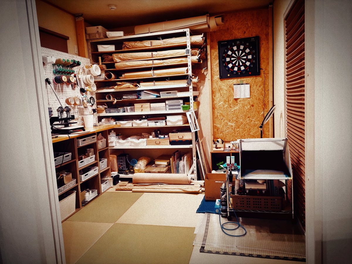 kscraft15's tweet photo. Before(1枚目)⇨After(2枚目・3枚目)
一応…畳の部屋なんだよ('ᵕ' )𓈒𓂂𓏸
4枚目はリビングだけど…
もう常にこの状態のまま過ごしてる🤭
#KsCraft
#レザークラフト
#ハンドメイド https://t.co/vvGqGRZpp6