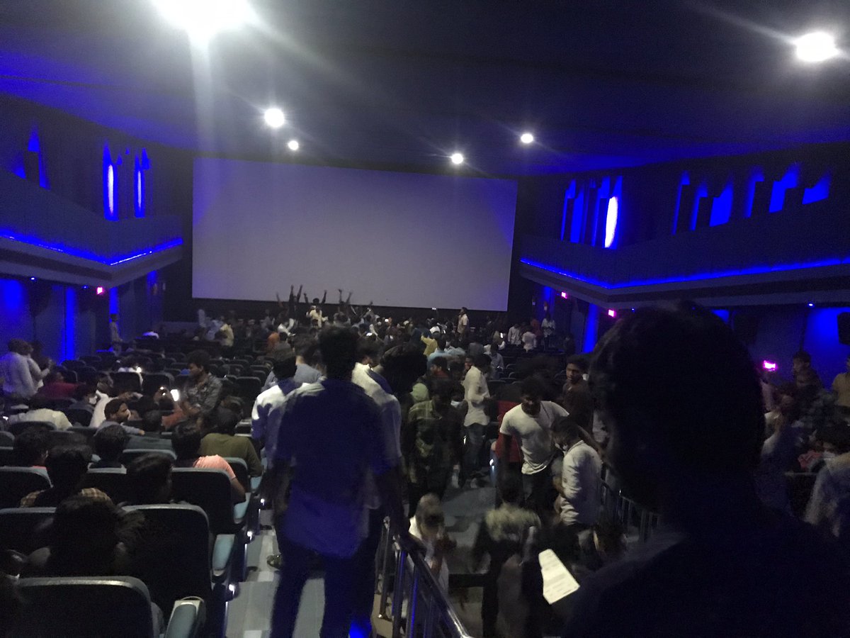 sandeepsrii's tweet photo. #VakeelSaabTrailerDay from Venkatarama Theatre Amalapuram 
@rdsprasad @TrendPSPK https://t.co/bSCf0Vsrek