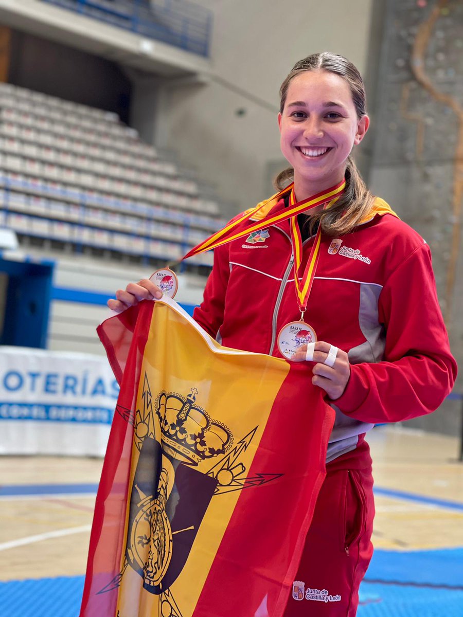 Nuestra Tania Fernández BRONCE 🥉 en el Campeonato de España de kárate celebrado este fin de semana. Individual y también por equipos. ¡Enhorabuena! #GoldenDreamsTeam