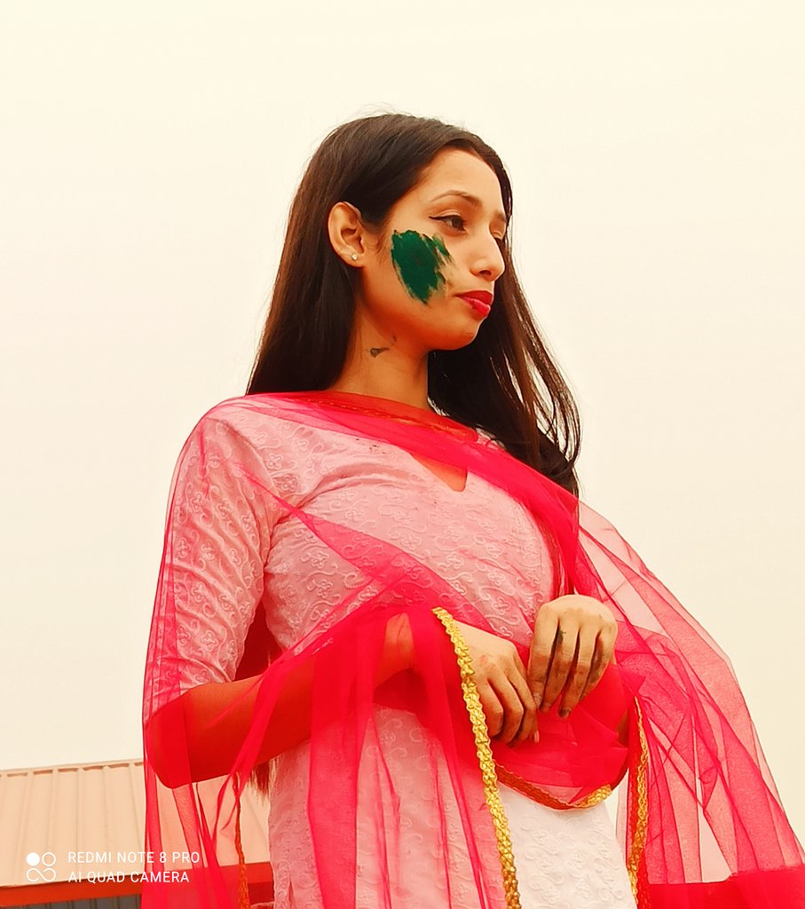 NabeenaPanta's tweet photo. Happy Holi😍😍 https://t.co/PxaDTON2dm