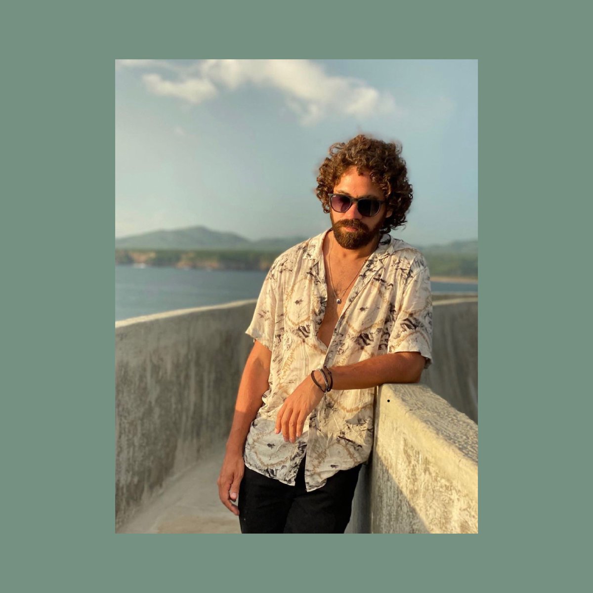 VeronaOffice's tweet photo. Our dear @Pedro_Lollett serving sunset high vibes 🌅 Explore his account to elevate your spirit with his words and amusing your eyes with his work, @pedrolollett 🖤✨ #Magic #VibremosAlto https://t.co/hkHzz2PQSf