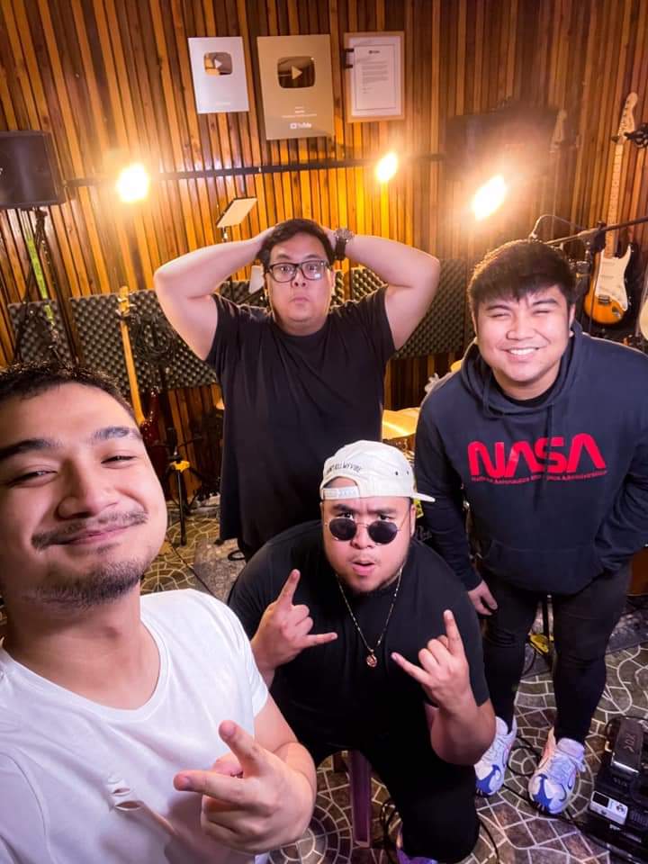 Agsunta's tweet photo. #AgsuntaSongRequests may requests ba kayo jan mga tol? 🤘🏻😎
#TeamAgsunta https://t.co/RP8ImSbvYx