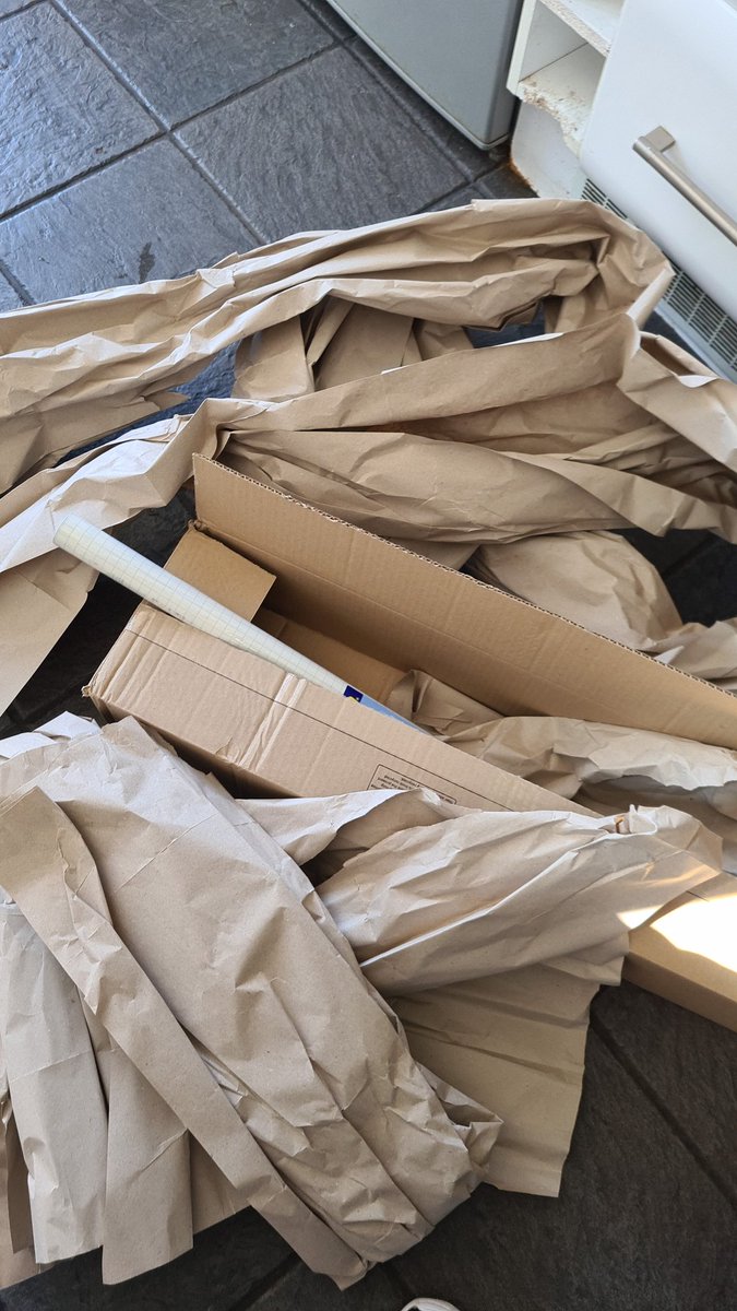 donnatastic's tweet photo. Amazon really need to step up their wasteful packaging game #ReduceReuseRecycle @AmazonUK https://t.co/iXhuvLH6bw