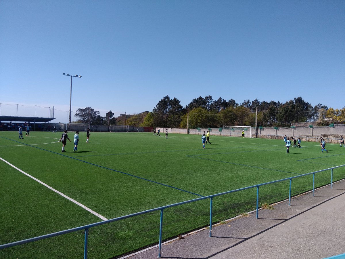 CidadeRibeira's tweet photo. Fotos dalgúns dos amigables deste finde. 
O vindeiro xoves 1 de abril as 12:00 en A Fieiteira debuta na competición o Infantil "A" ante a @eflalin2003 na Liga Galega Infantil Norte-Subgrupo D. Primeiro equipo da nova entidade creada no @concelloribeira que xoga partido oficial. https://t.co/RFMfaLxTqu
