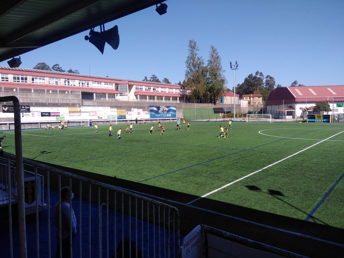 CidadeRibeira's tweet photo. Fotos dalgúns dos amigables deste finde. 
O vindeiro xoves 1 de abril as 12:00 en A Fieiteira debuta na competición o Infantil "A" ante a @eflalin2003 na Liga Galega Infantil Norte-Subgrupo D. Primeiro equipo da nova entidade creada no @concelloribeira que xoga partido oficial. https://t.co/RFMfaLxTqu