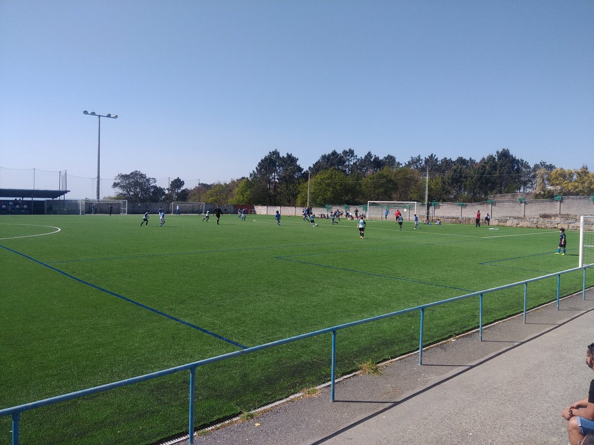 CidadeRibeira's tweet photo. Fotos dalgúns dos amigables deste finde. 
O vindeiro xoves 1 de abril as 12:00 en A Fieiteira debuta na competición o Infantil "A" ante a @eflalin2003 na Liga Galega Infantil Norte-Subgrupo D. Primeiro equipo da nova entidade creada no @concelloribeira que xoga partido oficial. https://t.co/RFMfaLxTqu