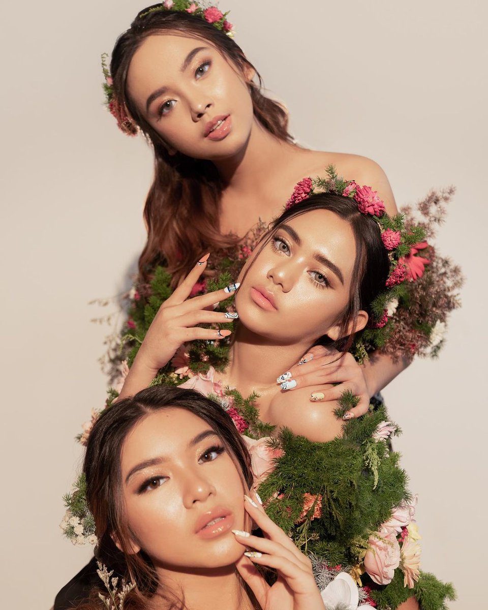 LyodraInfo's tweet photo. Penasaran banget sama penampilan mereka malem ini, setelah setahun lulus dari panggung idol, kini Lyodra, Tiara, dan Ziva kembali mengguncang panggung idol! #SuperGirlsComeBack https://t.co/LwyvHPpEn6