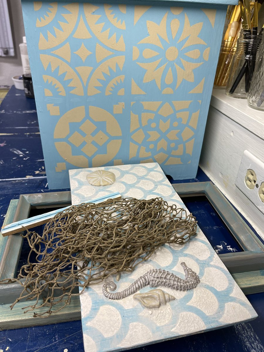 CrescentMoon621's tweet photo. Today is - finish up some projects - day
#CrescentMoonCottage
#crafting #craftywoman #diy #craftymom #craftylove #diycrafts #craftygirl #creative #handmade #craftylife #design #craftychick #craftymomma #craftycraft #craftymama https://t.co/1OOGSlLaZF