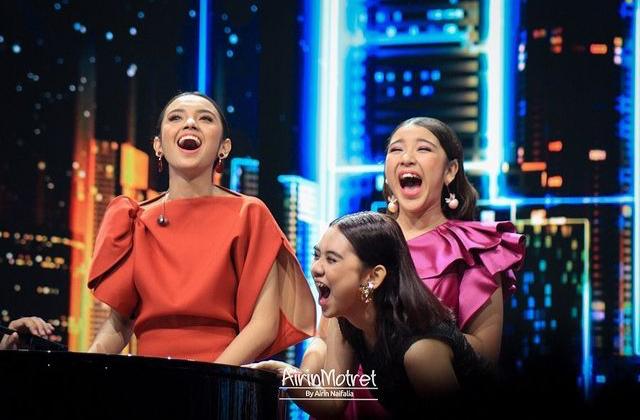 rizkayuul's tweet photo. Ah akngen banget
Moment ini malam ini akan terulang😍😍😍

#SuperGirlsComeBack 

@YaelahZiva @initiaraandini @LyodraZiva https://t.co/cHKk5YSaQN