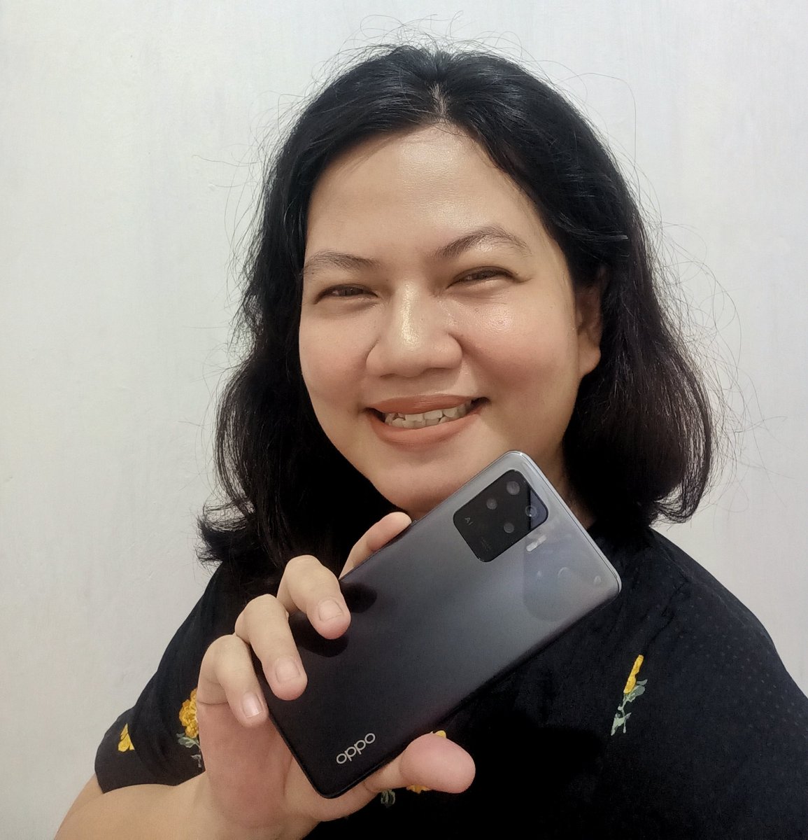 tehnit4's tweet photo. si cantik #OPPOReno5F dan muka girang aku megang dia. sebagai pengguna @oppoindonesia sejak beberapa tahun lalu, cinta banget sama produk smartphone mereka. setrong, cakep, dan ukurannya pas dipegang.
siapa di sini yang sesama #sobatoppo ☝️?
#picturelifeinspeed https://t.co/Bsgbjavtji