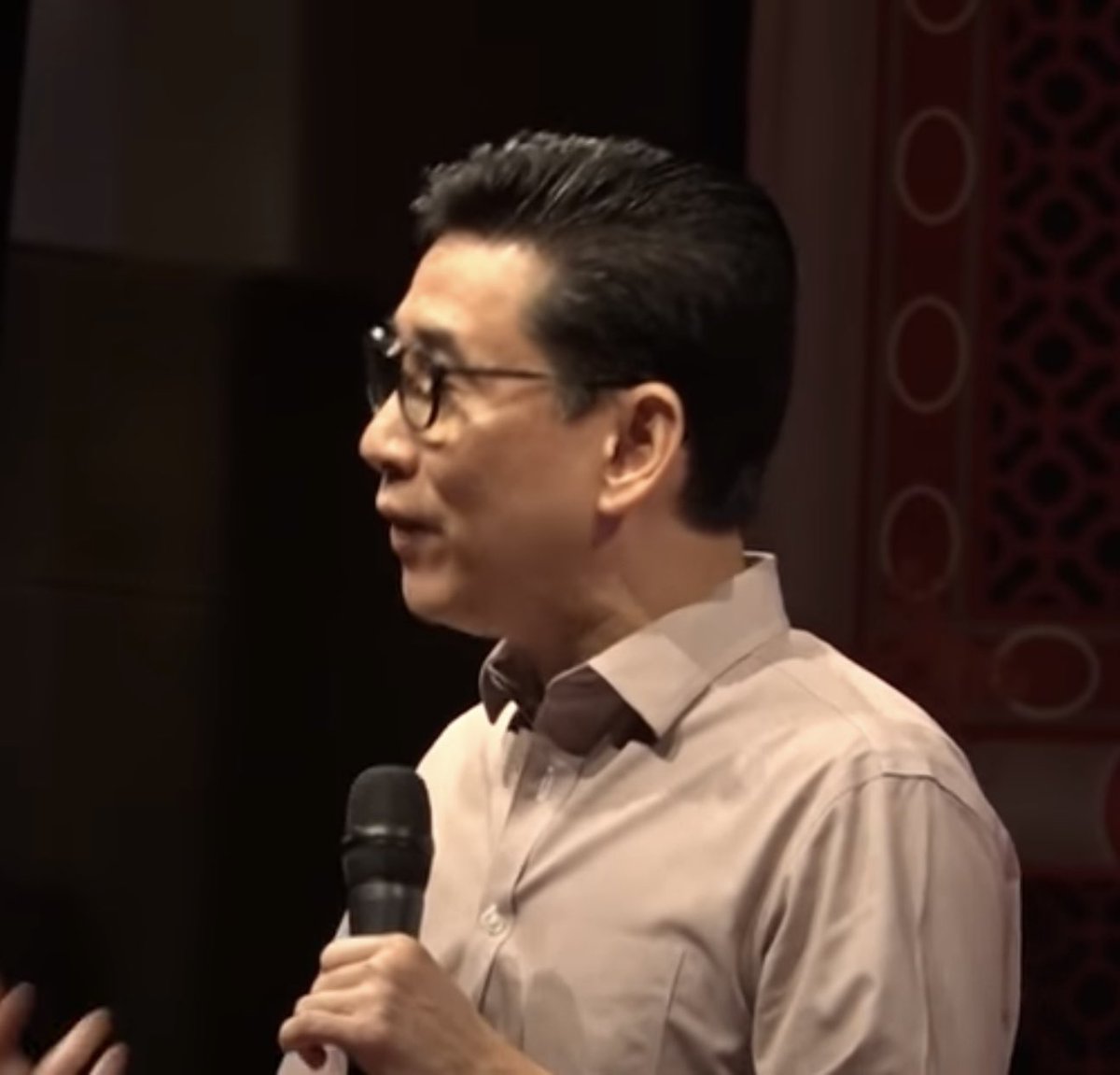 andre_diantoro's tweet photo. Ngomong2 soal perasaan/feeling...
Experience is the New Currency | Andreas Diantoro | TEDxYouth@SWA https://t.co/P9w4Z9cruF via @YouTube https://t.co/dW8enqxjr5