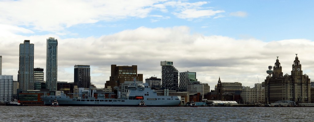 RFA Tidesurge (A138) finally out of Cammel Lairds this morning and onto the CLT at #Liverpool @NavyLookout @RFAHeadquarters @RFATidesurge #Merseyshipping #shipsinpics