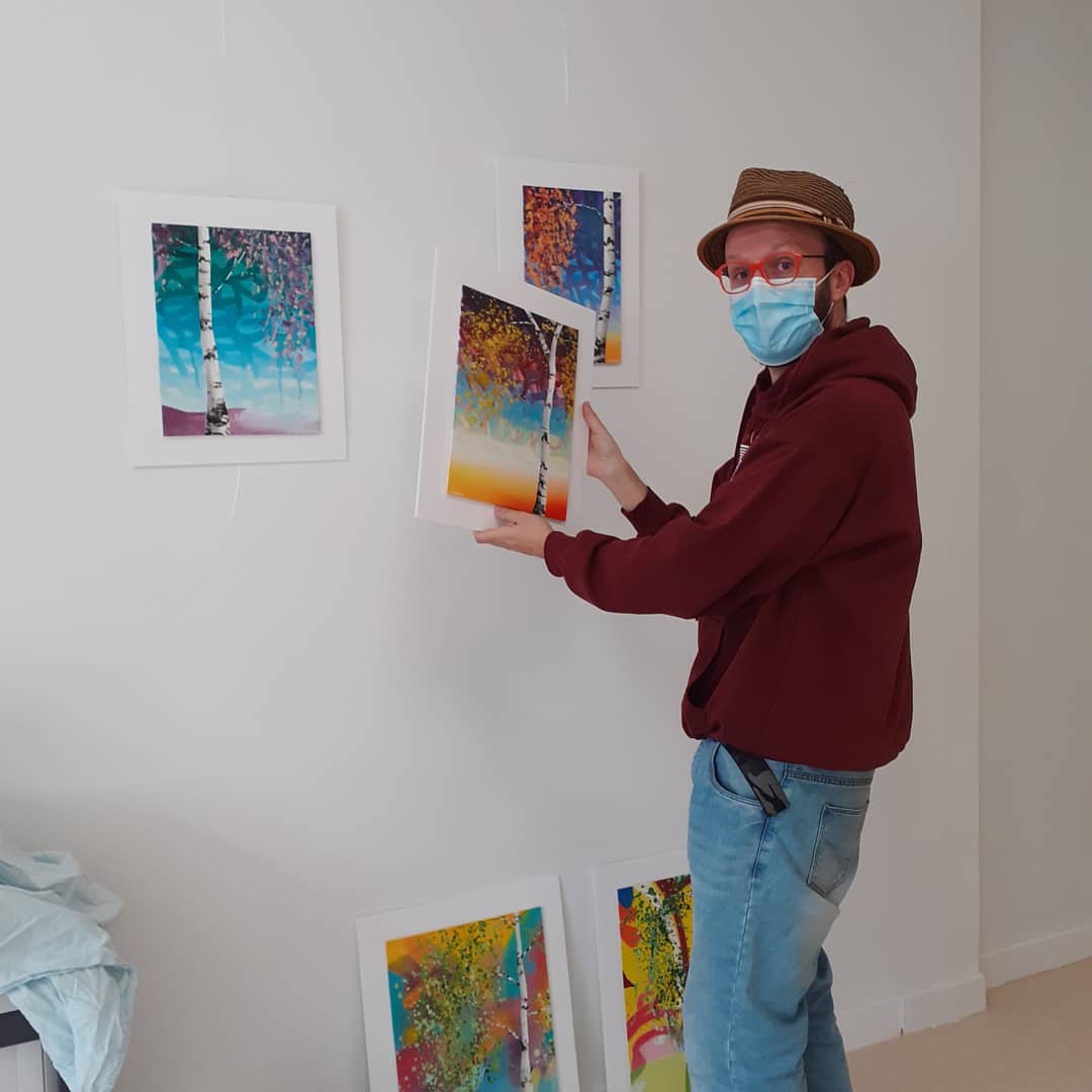 IVillebrun's tweet photo. Accrochage des œuvres street art au lycée Fonlabour : trop contents d'accueillir #Jokolor pour une fresque collaborative avec les classes de 2de. Et dans ses cartons une sélection d'oeuvres pour l'#educationartistique
 #enseignementagricole #Albi 
https://t.co/5NBLvxTWJS https://t.co/81yVzeEJRL