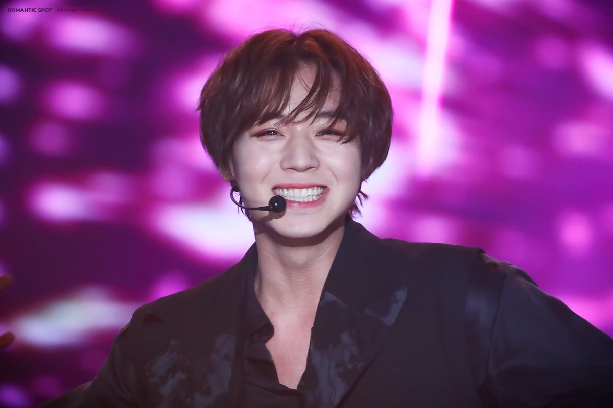 winterofus's tweet photo. ยิ้มตาหยี๋โลกสดใสไม่เปลี่ยนเลยสักนิด😁 https://t.co/yP2cjeqFHH