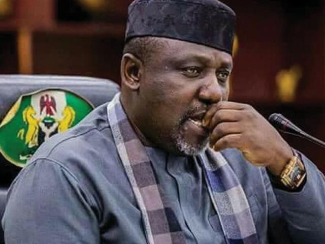 _Juicygossips's tweet photo. Reports have emerged of a heated clash between the immediate past Imo Governor, Rochas Okorocha and the Obi of Obinugwu, Eze Cletus Ilomuanya, aboard an Air Peace flight to Abuja.  #AirPeace #EzeCletus #ImoKing #Rochas #RochasOkorocha

https://t.co/IASfGSYgaE https://t.co/ISMtJIHn0y