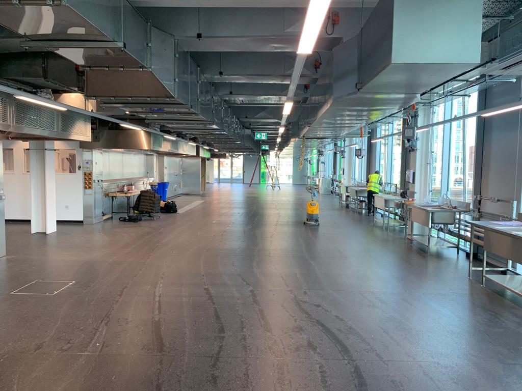 mission_kitchen's tweet photo. Here’s a sneak peek! 
As well as the shared kitchen, we also have private kitchen units - ideal for more established brands or those who need private space for specialist food production. 
Plus, our doors will be open from 6am to 10pm🦉

#missionkitchen #londonfoodscene https://t.co/CaZLBP8AfU