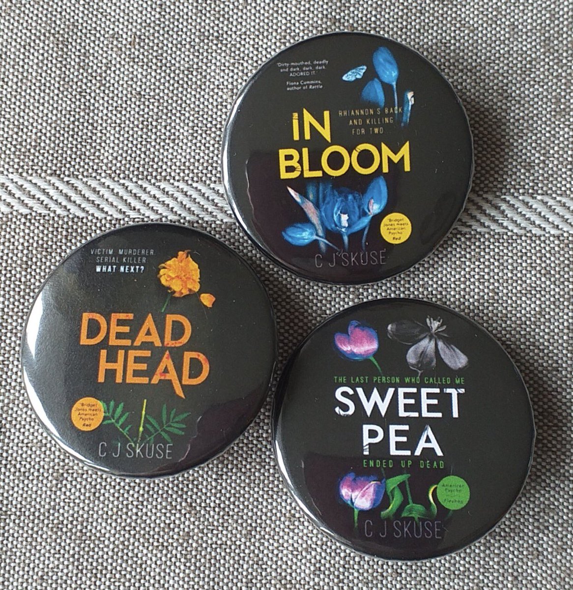 CJSkuse's tweet photo. EASTER BOOK GIVEAWAY🐣 Win one of 3 copies of Dead Head, third book in the Sweetpea series, as well as marigold seeds, badges and orange Malteaser bunny. Three chances to win. Just RT this post. Ends: Easter Monday. UK only. #win #competition #crimethriller #serialkiller https://t.co/caTSHQewWB
