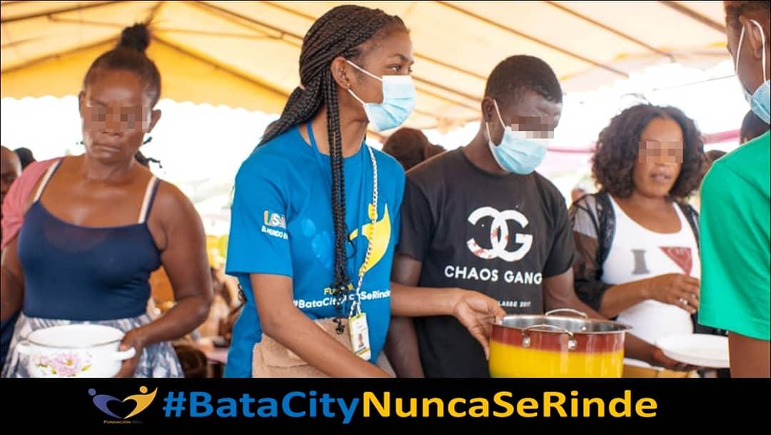 FundacionSolEG_'s tweet photo. 💪🏽💪🏽💪🏽💪🏽 #BATACITY Con los afectados del 7M.
_S E G U I M O S_
#fundacionsoleg #BataCityNuncaSeRinde #guineaecuatorial #somosbata #todossomosbata #TODOSSOMOSBATA #solidaridad #fundacion #fundacionsol https://t.co/ctSiBiU5Uw