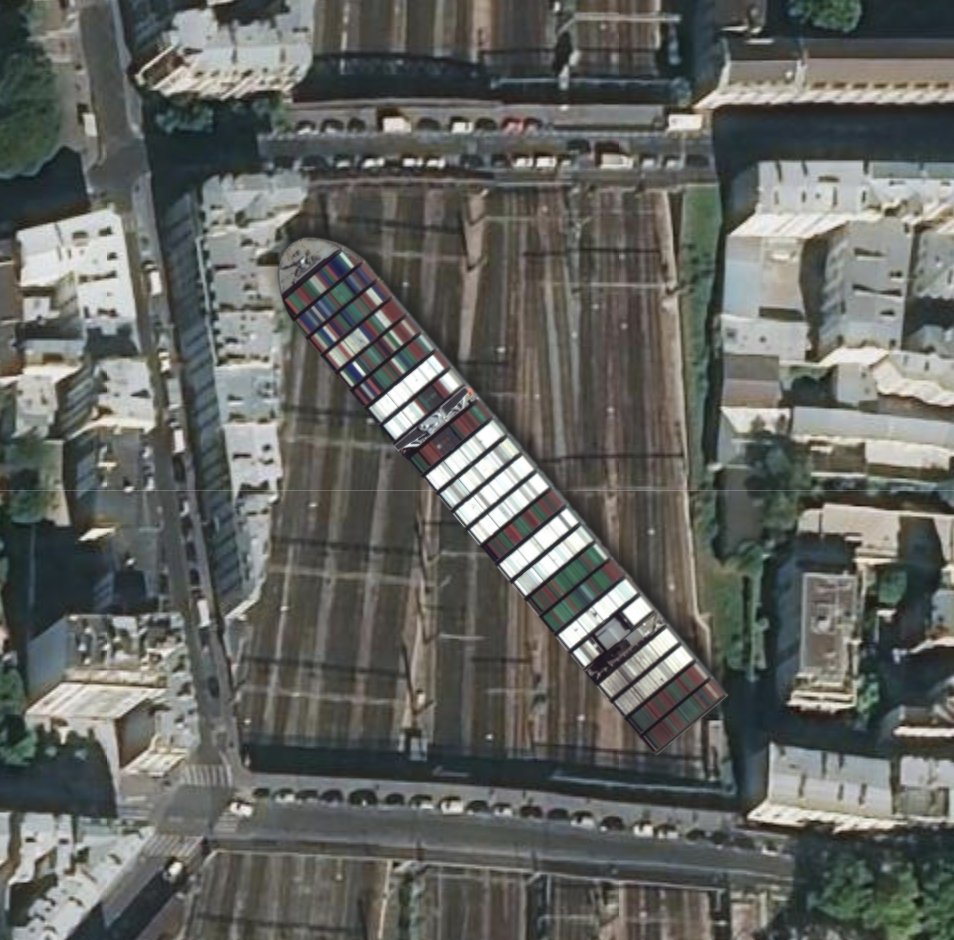 "En raison d'un cargo en travers des voies à Gare du nord, le trafic est interrompu sur l'ensemble de la ligne"

#RERB