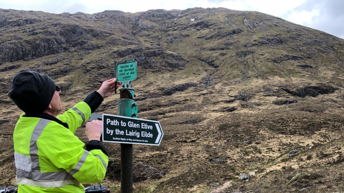 ramblersscot's tweet photo. We've enjoyed recent chats with candidates from many parties about our joint #ManifestoForTheOutdoors

Whether by email or on your doorstep, please urge Holyrood MSP candidates to back our positive vision for an outdoors that benefits everyone.

✅Visit: https://t.co/CtfJlpqotA https://t.co/3DMnAgVuSW