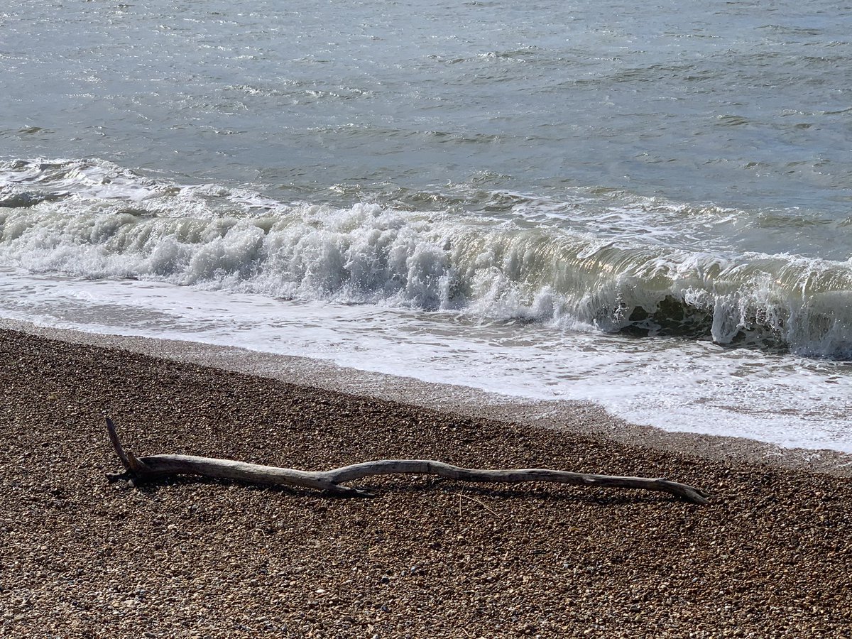 aly_sea's tweet photo. To the lighthouse #Hurstspit https://t.co/qoLJWqgC2g