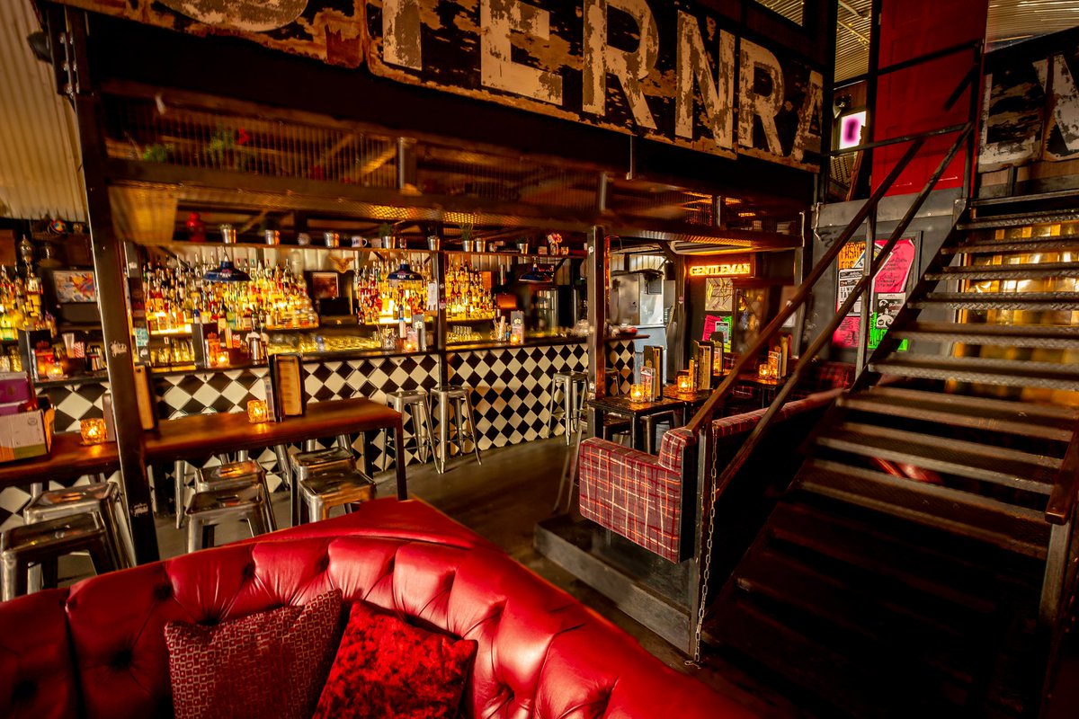 cocktailclubuk's tweet photo. LCC’s very own Cuban cocktail carnival meets the quirkiness of East London! Enjoy your favourite bevvies outdoors and enjoy the tiki vibes 🥰 12th April can’t come any sooner 💃🕺#londoncocktailclub #londonnightout #londonnights https://t.co/vgkTWHljAA