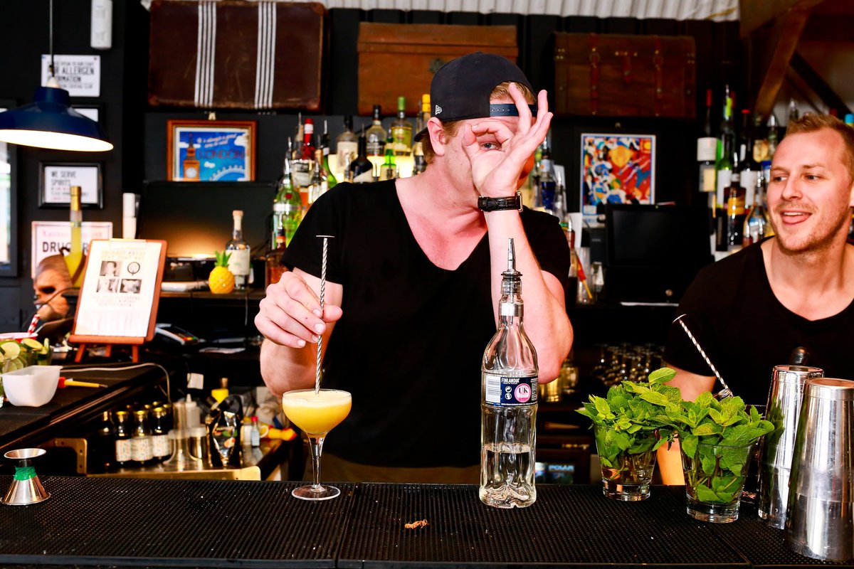 cocktailclubuk's tweet photo. LCC’s very own Cuban cocktail carnival meets the quirkiness of East London! Enjoy your favourite bevvies outdoors and enjoy the tiki vibes 🥰 12th April can’t come any sooner 💃🕺#londoncocktailclub #londonnightout #londonnights https://t.co/vgkTWHljAA