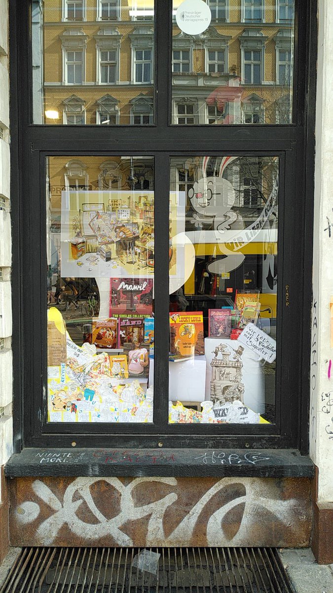 ReproduktComics's tweet photo. In unserem Reprodukt-Shop @ModernGraphicsK findest Du ab sofort ein tolles MAWIL-Schaufenster + Miniausstellung! 🎊
@Mawil_net #wilhelmbuschpreis #mawil #schaufenster #reproduktshop #wirliebencomics https://t.co/x7fHIml5ZS