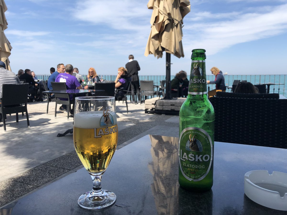 Kritike_net's tweet photo. @jezikara_ Izvolte na ☕️ Pivo je za mene 😎 #Koper Trenutno zaprto hehe https://t.co/XTnRPM0wCG