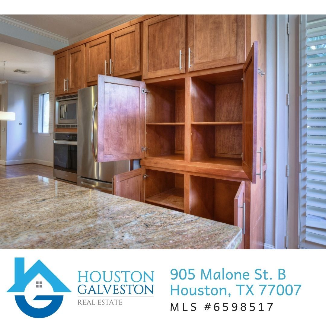 HGRE_Team's tweet photo. 905 Malone Street B in #Houston is a Croix #custom home💙 (MLS # 65985170)  Kitchen features granite counters, plenty of cabinets &amp; Kitchenaid gas range!

 📲Bain McEldowney (409) 392-8850  #HoustonGalvestonRealEstate  
👉Details https://t.co/ouwuv3dQNs  #RealEstate #HomeSales https://t.co/lfC0dlH2Hq