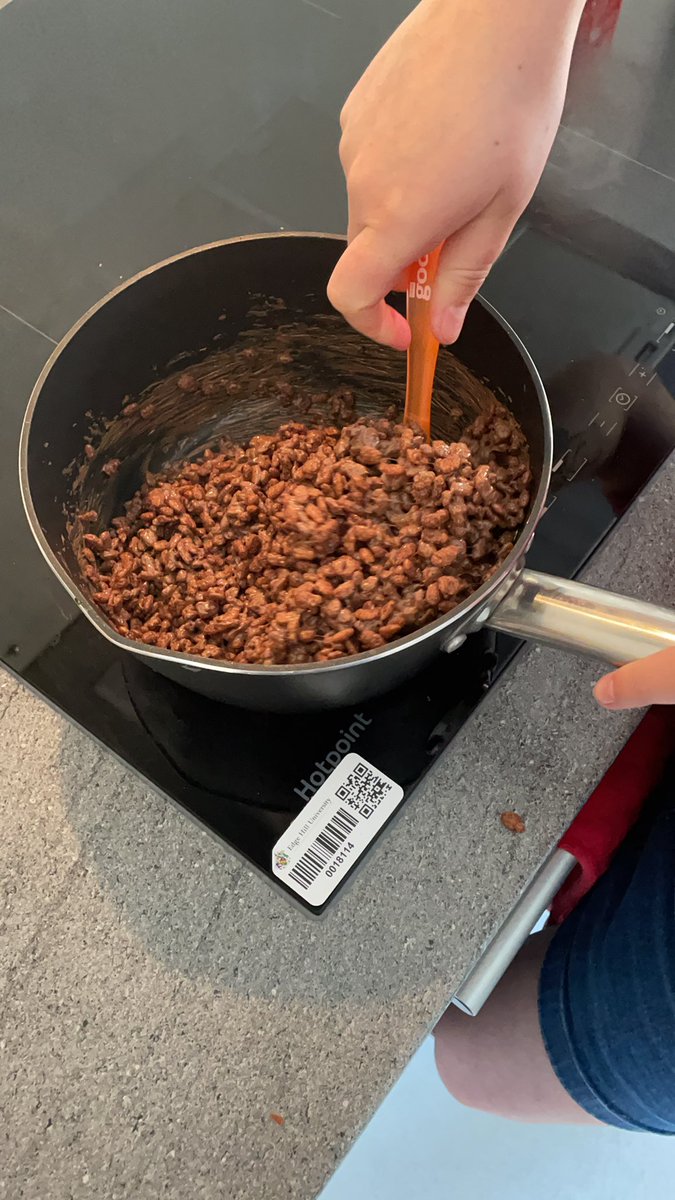 MrAMSenior's tweet photo. You can tell me and @laurarhiannon98 are studying primary ed when it’s Easter so we are making Easter Nests! I promise you we are fully grown adults even if we act 5 years old! #childrenatheart #Easter https://t.co/pqT0UpqdRU