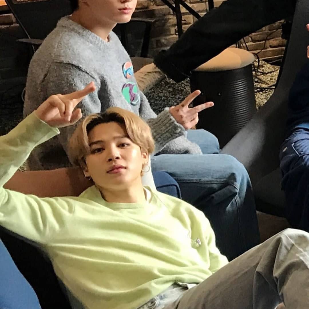 ForeverSugore's tweet photo. JIMIN IS MY ANGEL❤️❤️❤️❤️
#HappyJiminDay
Happy Birthday Angel❤️❤️👁️👄👁️❤️
#mochiday
#JIMINDAY
#JIMIN
#jiminbirthday https://t.co/6HgxiTbxrf